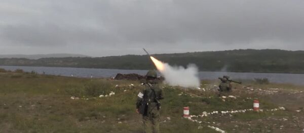 La Flota del Norte rusa practica sus defensas antiaéreas portátiles - Sputnik Mundo