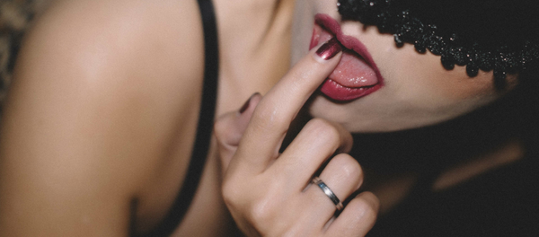 Una mujer sensual - Sputnik Mundo