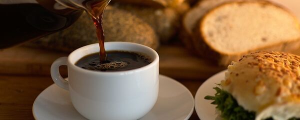 Café y pan al desayuno - Sputnik Mundo