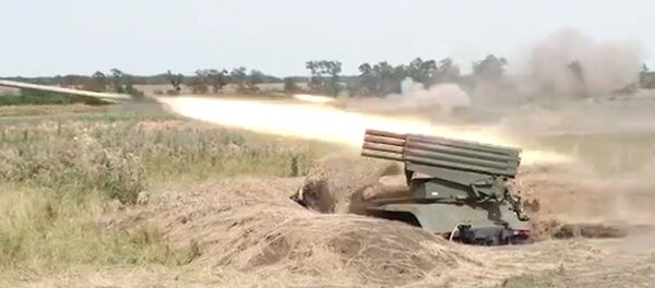 Militares rusos muestran el potencial de sus piezas de artillería Militares rusos muestran el potencial de sus piezas de artillería - Sputnik Mundo