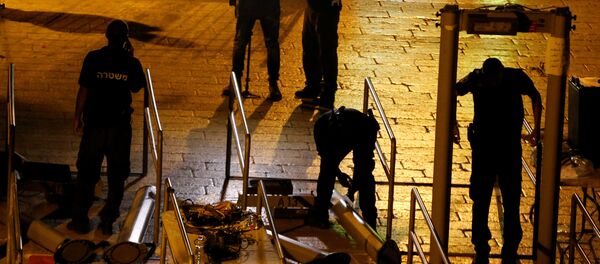 Las fuerzas de seguridad de Israel retiran los detectores de metales de la Explanada de las Mezquitas - Sputnik Mundo