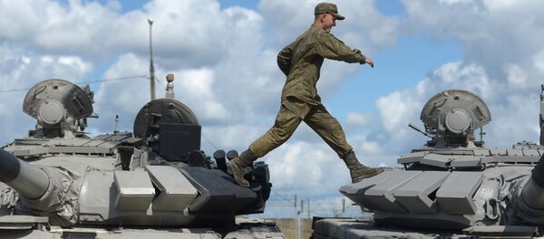 Antesala del 'biatlón de tanques': así ensayan los extranjeros en las instalaciones rusas Antesala del 'biatlón de tanques': así ensayan los extranjeros en las instalaciones rusas - Sputnik Mundo