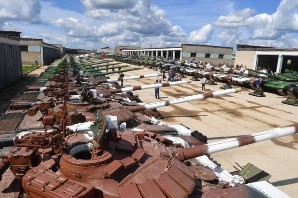 Antesala del 'biatlón de tanques': así ensayan los extranjeros en las instalaciones rusas - Sputnik Mundo