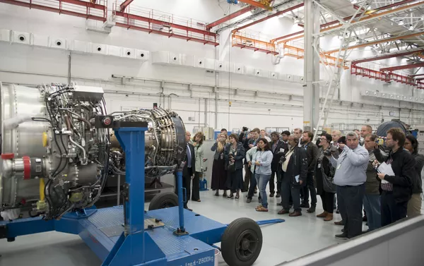 El motor SaM-146 en la planta Saturn - Sputnik Mundo