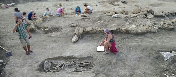 Excavaciones cerca de Kerch, Crimea - Sputnik Mundo
