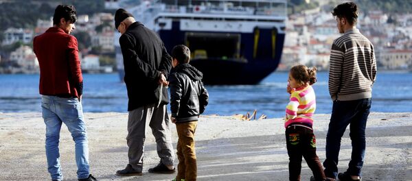 Inmigrantes en las costas del mar Mediterráneo Inmigrantes en las costas del mar Mediterráneo - Sputnik Mundo