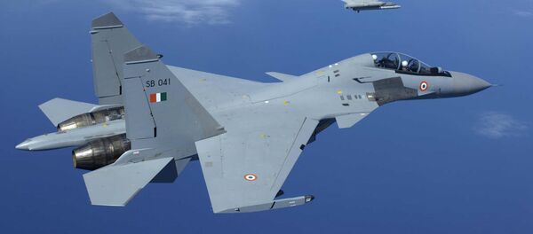 Los aviones Su-30MKI jy EF2000 Typhoon - Sputnik Mundo