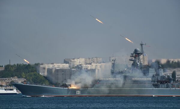 Sebastopol se prepara para el desfile en honor del Día de la Armada en Sebastopol - Sputnik Mundo