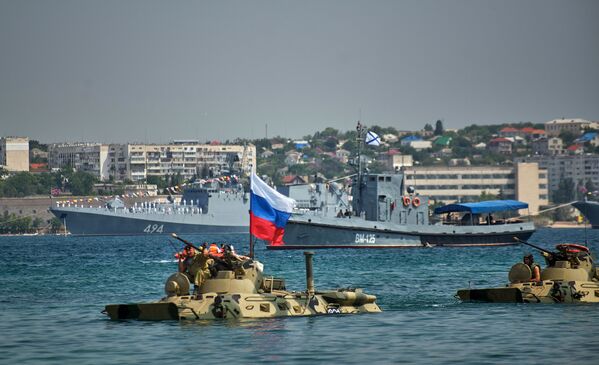 Sebastopol se prepara para el desfile en honor del Día de la Armada en Sebastopol - Sputnik Mundo