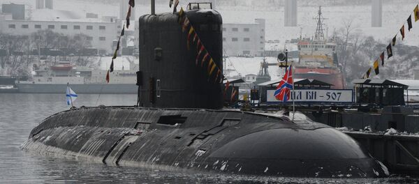 Un submarino de clase Varshavianka (archivo) - Sputnik Mundo