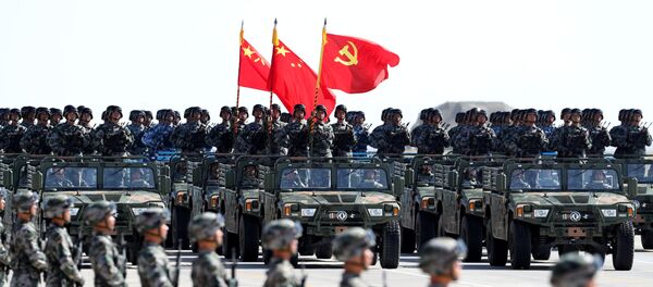 El Ejército de China durante el desfile militar - Sputnik Mundo