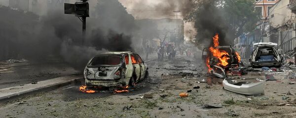 La explosión de un coche bomba en Mogadiscio - Sputnik Mundo