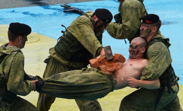 Una competición militar con motivo de la celebración del Día de la Armada de Rusia - Sputnik Mundo