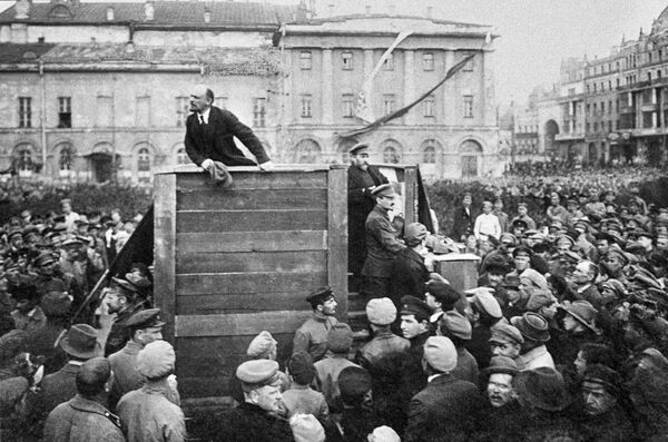 Vladímir Lenin, durante un discurso en 1920 - Sputnik Mundo