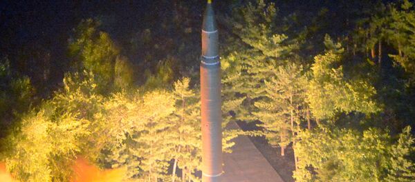La segunda prueba del misil balístico intercontinental norcoreano Hwasong-14 - Sputnik Mundo
