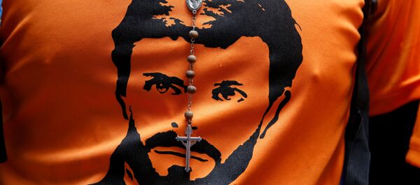 Una camiseta con el retrato de Leopoldo López - Sputnik Mundo