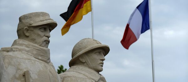 Banderas de Alemania y Francia en el memorial dedicado a la batalla de Verdún, Francia - Sputnik Mundo