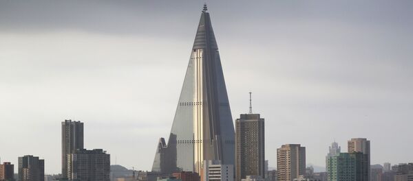 Hotel Ryugyong en Pyongyang, Corea del Norte - Sputnik Mundo