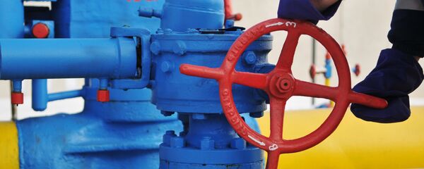 Una válvula en la estación de distribución del gas - Sputnik Mundo