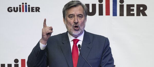 Alejandro Guillier, candidato oficialista chileno - Sputnik Mundo