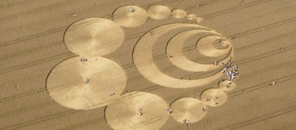 Círculos en cultivos de Suiza (archivo) - Sputnik Mundo