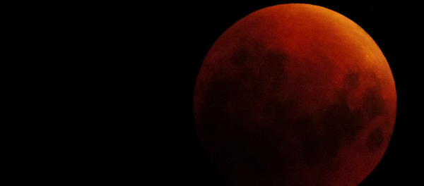 La Luna roja (ilustración) - Sputnik Mundo