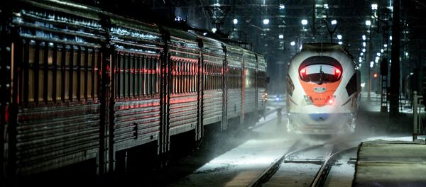 El tren de alta velocidad Sapsan El tren de alta velocidad Sapsan - Sputnik Mundo