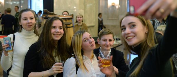 Estudiantes de primer año de la Universidad Lomonósov de Moscú - Sputnik Mundo