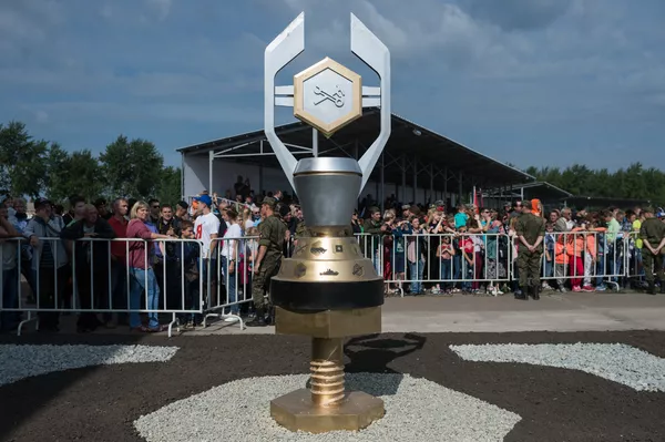 El vencedor de las competiciones Rembat se determina mediante la suma de los puntos obtenidos durante todas las etapas. Además, los militares que hayan cosechado los mejores resultados en cada categoría reciben premios individuales. El vencedor de las competiciones Rembat se determina mediante la suma de los puntos obtenidos durante todas las etapas. Además, los militares que hayan cosechado los mejores resultados en cada categoría reciben premios individuales. - Sputnik Mundo