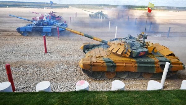 Танковый биатлон . Полуфинал. День первый - Sputnik Mundo