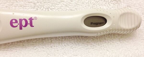 Prueba de embarazo (imagen referencial) - Sputnik Mundo
