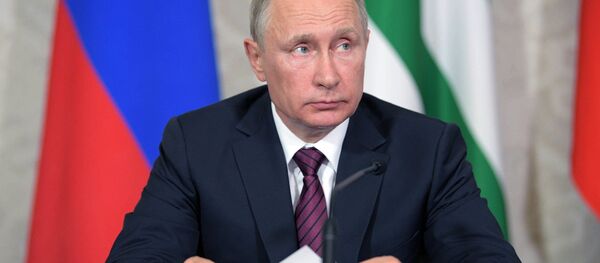 Vladímir Putin, presidente de Rusia, durante su visita a Abjasia Vladímir Putin, presidente de Rusia, durante su visita a Abjasia - Sputnik Mundo