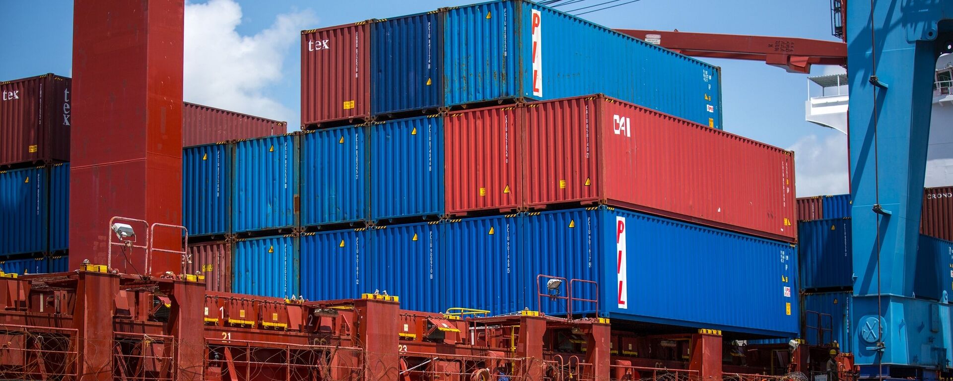 Un buque de carga - Sputnik Mundo, 1920, 25.03.2021