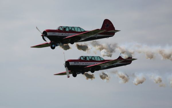 Los aviones Yak-52 - Sputnik Mundo