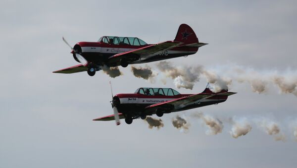 Los aviones Yak-52 - Sputnik Mundo