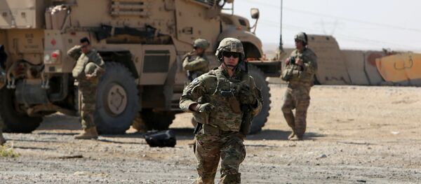 Un soldado de EEUU cerca de Mosul (archivo) - Sputnik Mundo