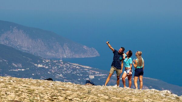 Turistas en Crimea (archivo) - Sputnik Mundo