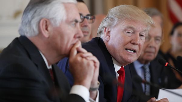 Rex Tillerson, secretario de Estado de EEUU, y Donald Trump, presidente de EEUU Rex Tillerson, secretario de Estado de EEUU, y Donald Trump, presidente de EEUU - Sputnik Mundo