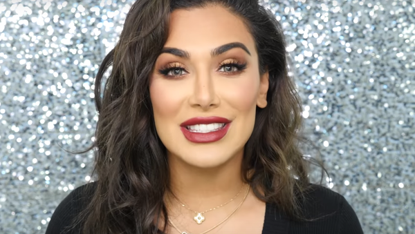 La bloguera Huda Kattan La bloguera Huda Kattan - Sputnik Mundo