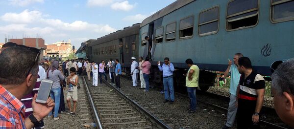 Colisión de trenes en la ciudad de Alejandría en el norte de Egipto Colisión de trenes en la ciudad de Alejandría en el norte de Egipto - Sputnik Mundo