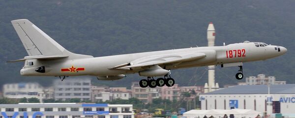 Un bombardero estratégico chino Xian Hong-6K - Sputnik Mundo