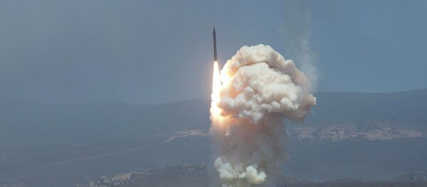 El ensayo del sistema antimisiles GMD en California, EEUU (archivo) El ensayo del sistema antimisiles GMD en California, EEUU (archivo) - Sputnik Mundo