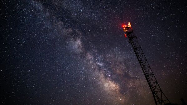 La lluvia de estrellas —las perseidas— vista desde la región de Krasnodar, Rusia - Sputnik Mundo