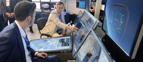 Simulador de vuelo en el Salón Aeroespacial MAKS 2017 (imagen referencial) - Sputnik Mundo