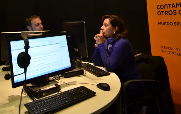 La senadora mexicana Luisa María Calderón, coordinadora regional del VIII Foro de Parlamentarios contra el Hambre de América Latina y el Caribe, en los estudios de Sputnik en Montevideo. La senadora mexicana Luisa María Calderón, coordinadora regional del VIII Foro de Parlamentarios contra el Hambre de América Latina y el Caribe, en los estudios de Sputnik en Montevideo. - Sputnik Mundo