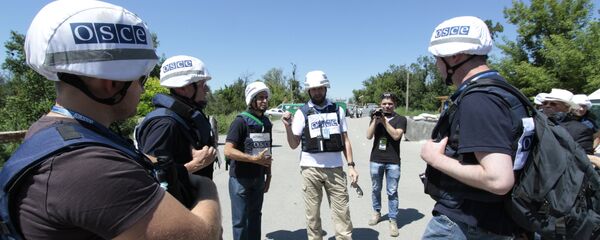 Los observadores de la OSCE en Donbás - Sputnik Mundo