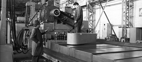 Obreros de una planta de la URSS - Sputnik Mundo