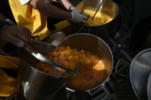 La preparación de la 'omelette gigante' en Bélgica La preparación de la 'omelette gigante' en Bélgica - Sputnik Mundo
