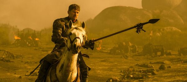 Jamie Lannister se lanza sobre el dragón Drogon - Sputnik Mundo