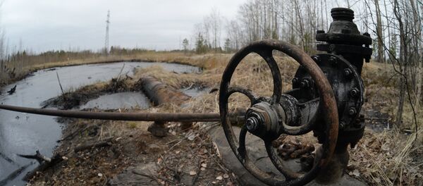 Una válvula de un antiguo oleoducto Una válvula de un antiguo oleoducto - Sputnik Mundo